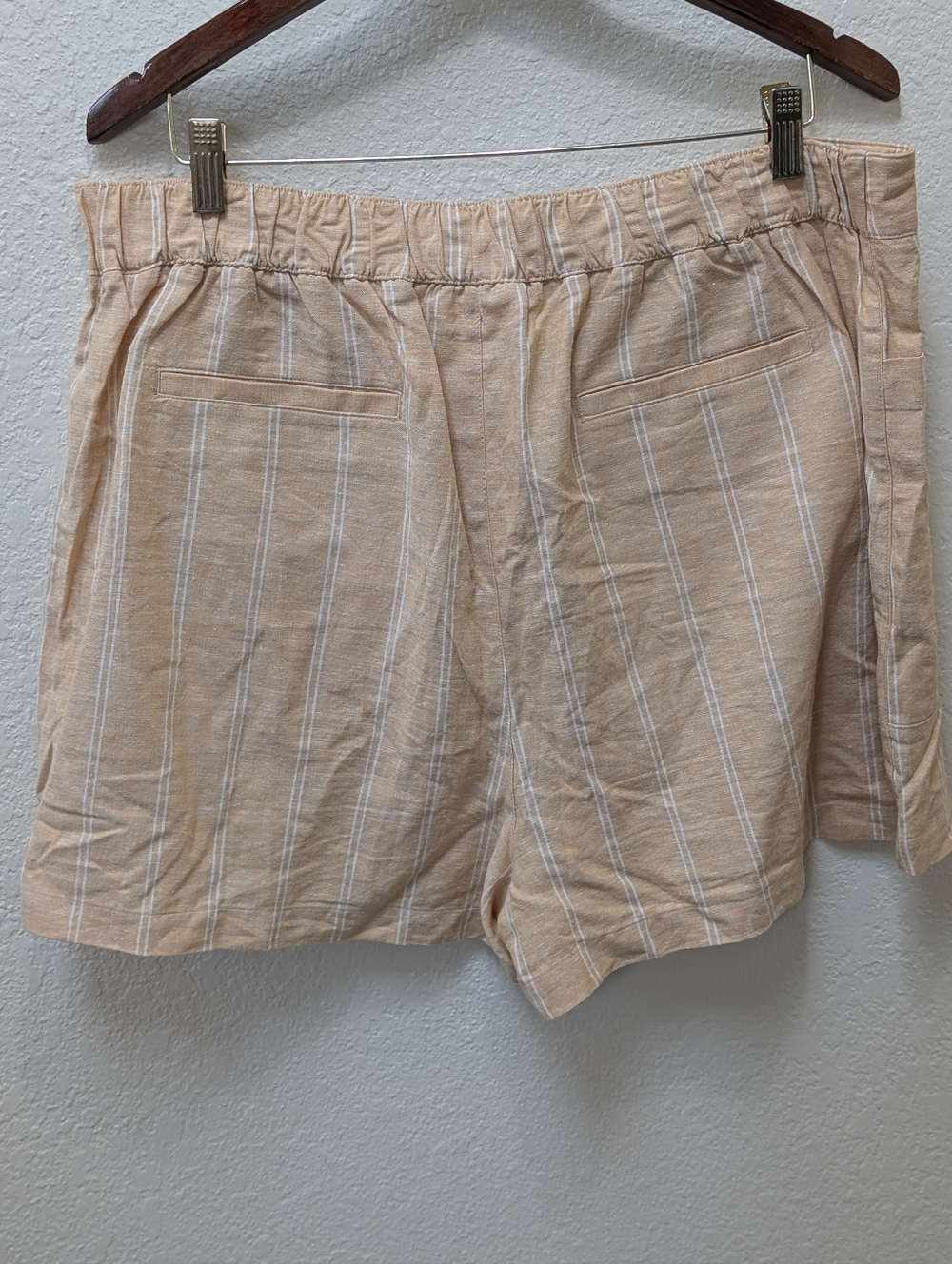 Yellow + white stripe Lauren conrad linen blend shorts. Size XL - Picture 4 of 6